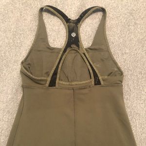Lululemon tank
